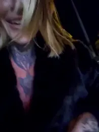 TravelMommyBlair webcam model stream image