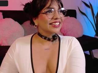 triinked webcam model stream image