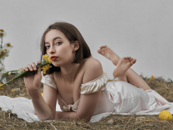 JinnyShiny webcam model stream image