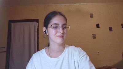 RoxanaKneisler webcam model stream image