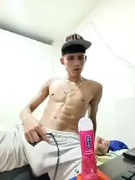 mazo18 webcam model stream image