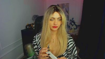 LeslieMineg webcam model stream image