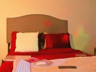 yiaunaniree webcam camsoda model stream image