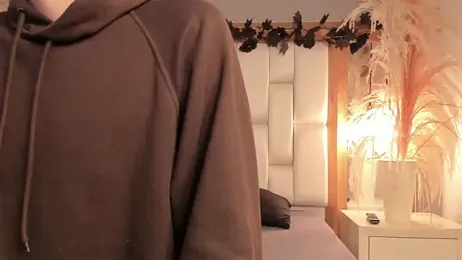 Daphne_And_Roger webcam model stream image