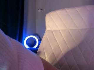 akura011 webcam model stream image