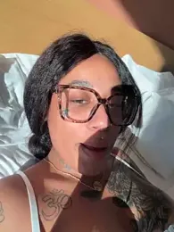 Kirajason webcam model stream image