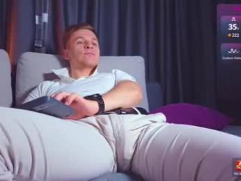 night_wwwolf webcam model stream image