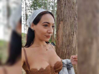 _MissJulia_ webcam model stream image