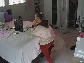 voyeurcam-house-charleys-room webcam model stream image
