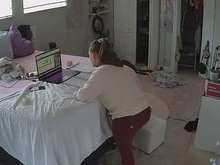 voyeurcam-house-charleys-room webcam model stream image