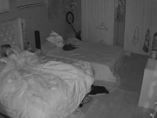 voyeurcam-house-charleys-room webcam model stream image