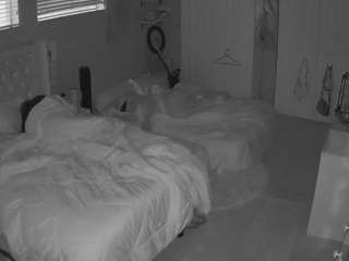 voyeurcam-house-charleys-room webcam model stream image