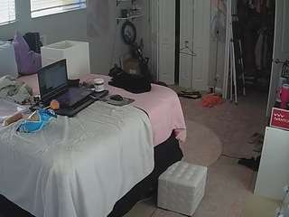 voyeurcam-house-charleys-room webcam model stream image