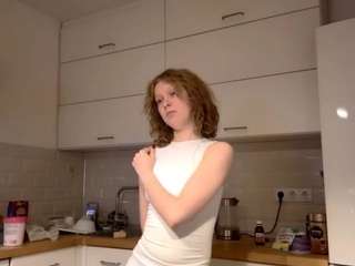 sharronhelzer webcam model stream image