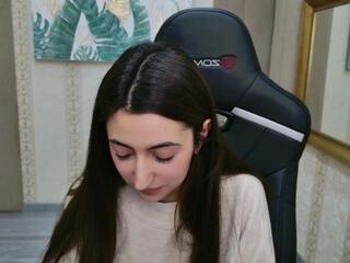 Gloria Bendall webcam model stream image