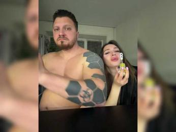 SnakeandTina webcam model stream image