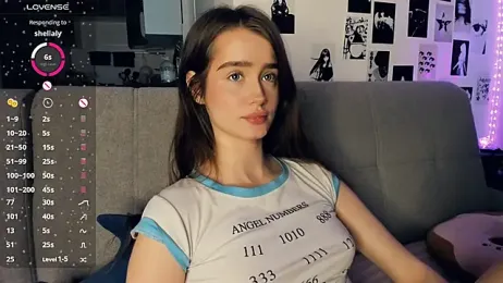 lovelyalivia webcam model stream image