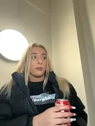 Strongqueen webcam model stream image