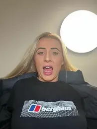 Strongqueen webcam model stream image