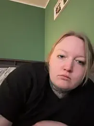 Lolaaxxx13 webcam model stream image