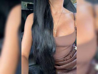 LuxeMia1 webcam bongacams model stream image