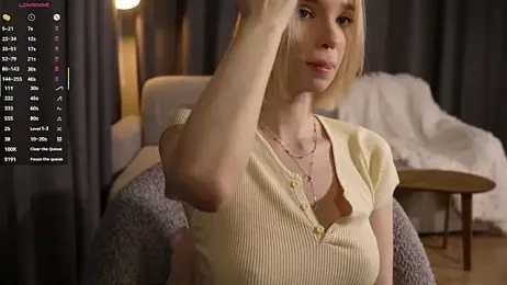 VivianKings webcam model stream image