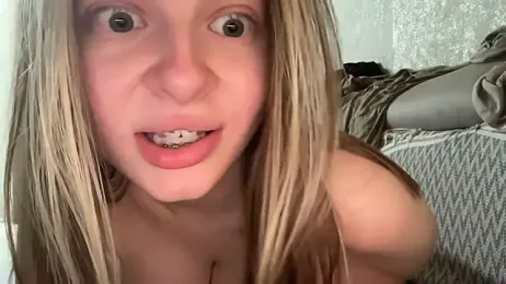wrenlie webcam model stream image
