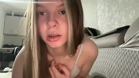 wrenlie webcam model stream image