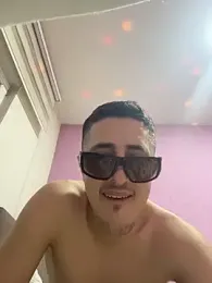 WhitePinkAngel webcam model stream image