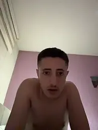 WhitePinkAngel webcam model stream image