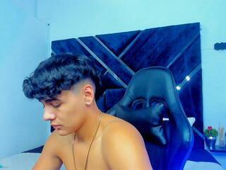 Chris De La Fonde webcam model stream image