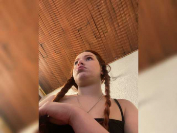 Pamela-Velvet webcam model stream image