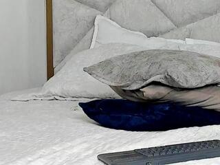 Ariadna Hilton webcam model stream image