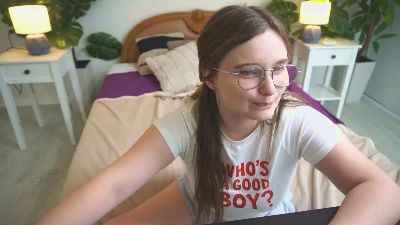 MagicPeachh webcam model stream image