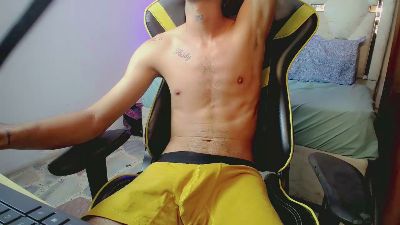 Akyra_latin webcam model stream image