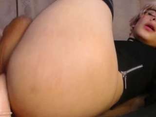sweetass-18 webcam model stream image