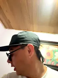 Yunaraa webcam model stream image