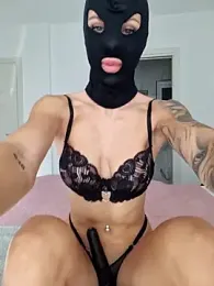 Luna_Veil webcam model stream image