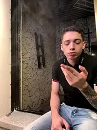 kevin_hotgirls webcam model stream image