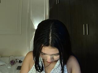 Sweet Ayshel webcam model stream image