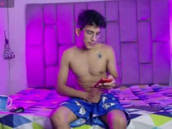 twinksecrets_ webcam model stream image