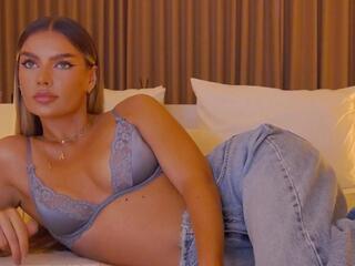 Anais A webcam model stream image