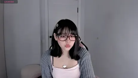 hee_young11 webcam stripchat model stream image