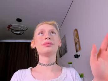 mikaella_nicole webcam model stream image