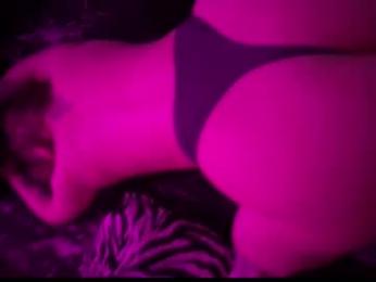 benevolently webcam model stream image