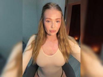 MILEDIUM webcam bongacams model stream image