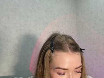 MILEDIUM webcam model stream image