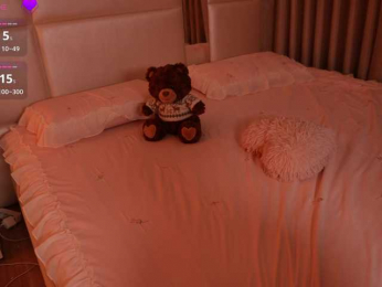 LilyColins webcam model stream image