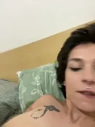 Piggiteablacktea webcam model stream image