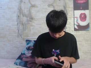 axelmilokairodyerear webcam camsoda model stream image